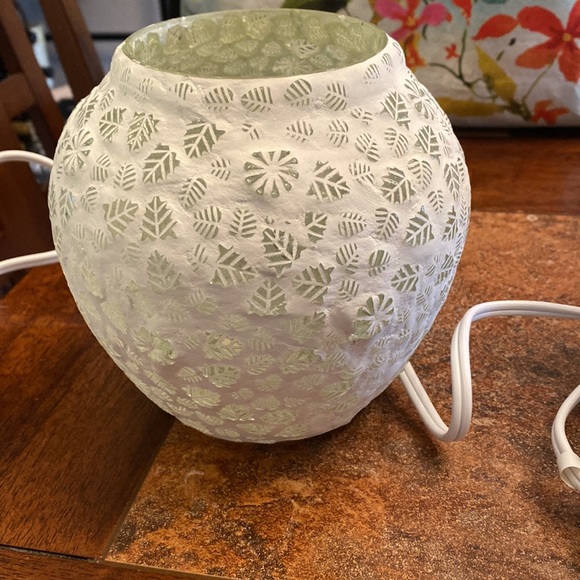 Scentsy Crystal Leaves warmer - Picture 3 of 7